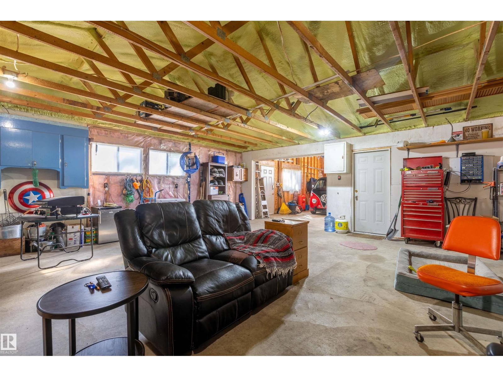 5115 49 Av Property Photo 43