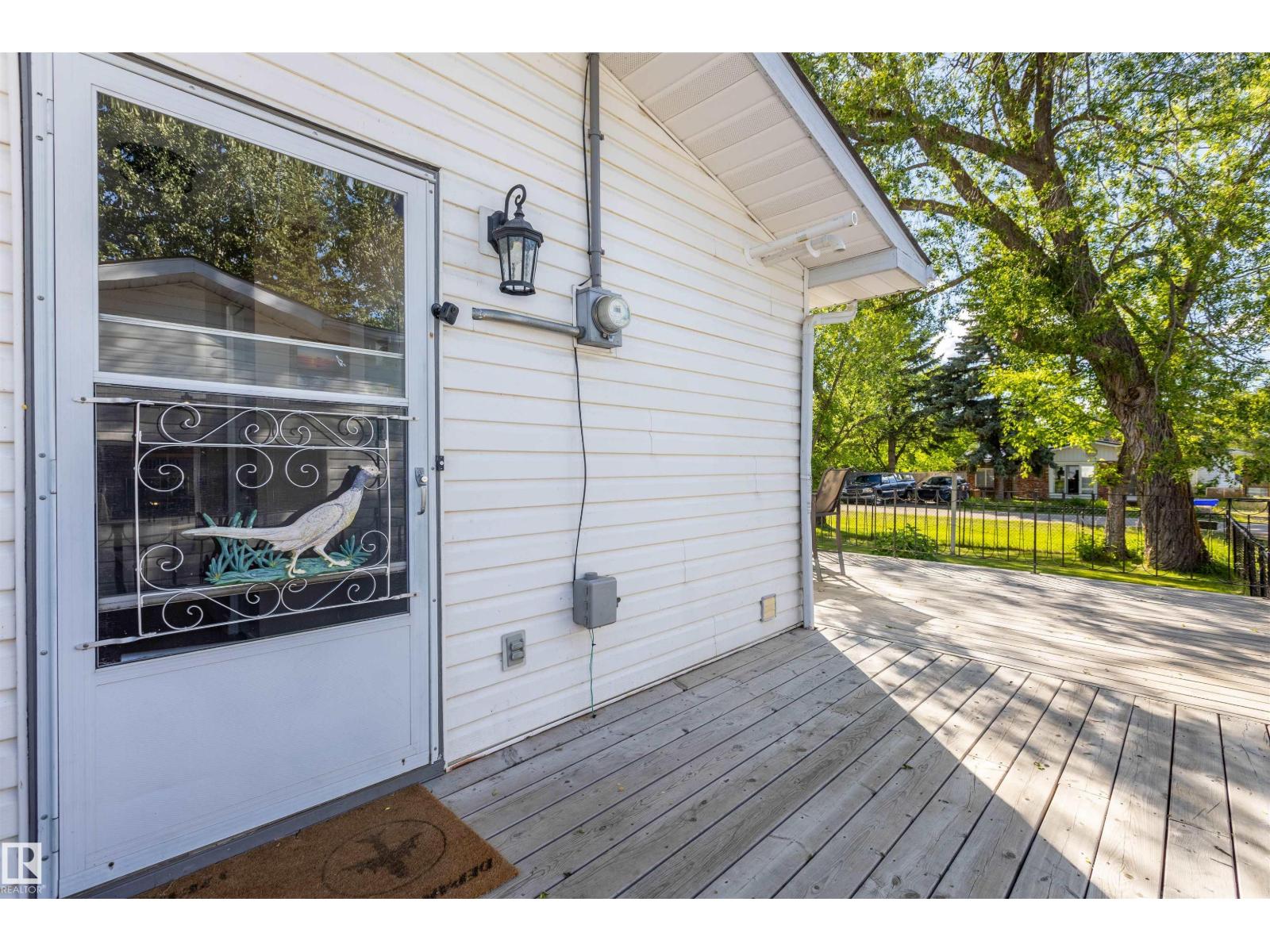 5115 49 Av Property Photo 45