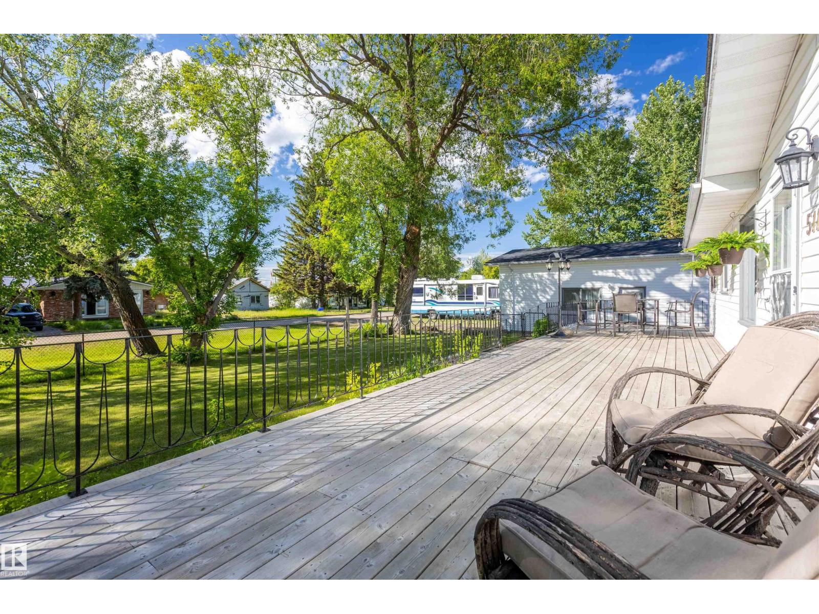 5115 49 Av Property Photo 46