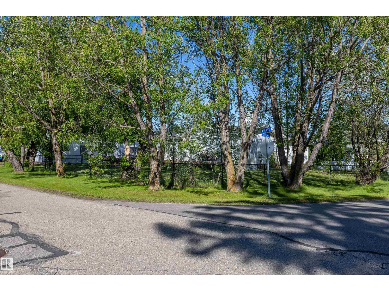 5115 49 Av Property Photo 48