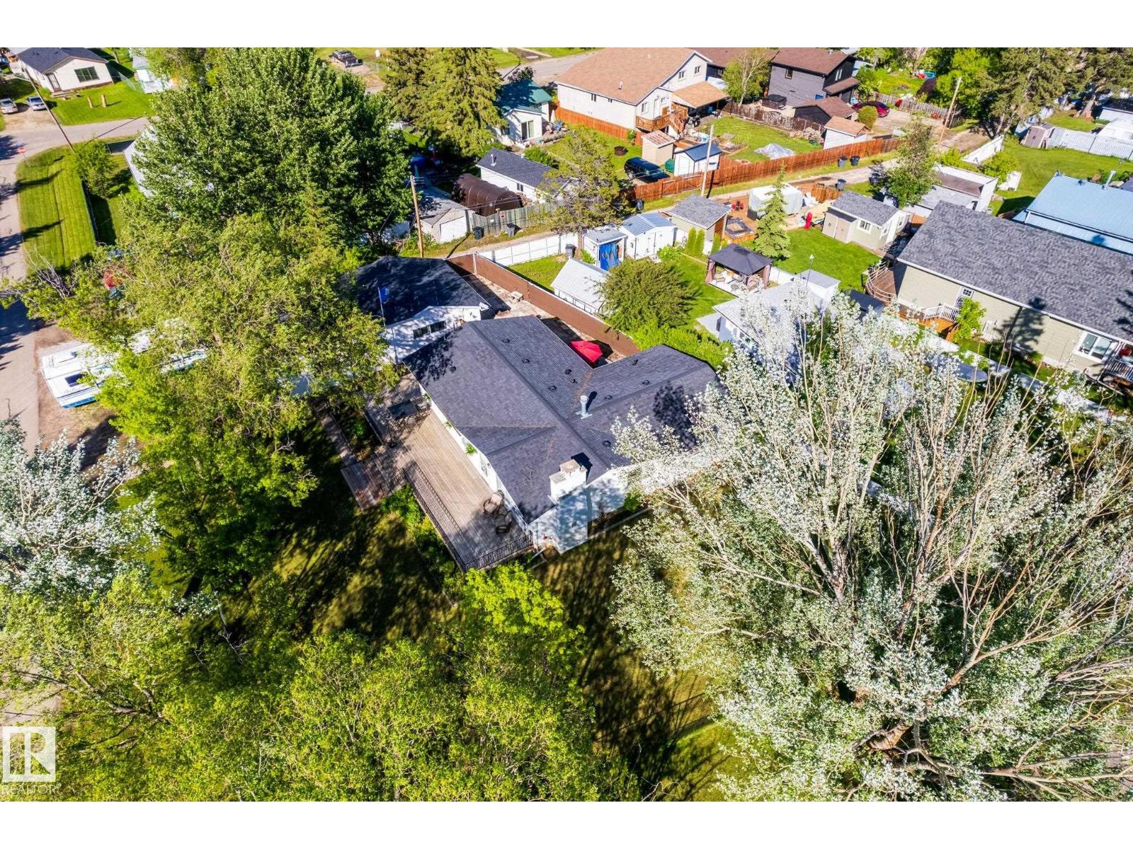 5115 49 Av Property Photo 56