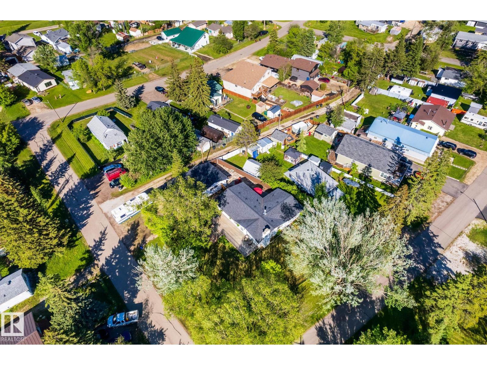 5115 49 Av Property Photo 57