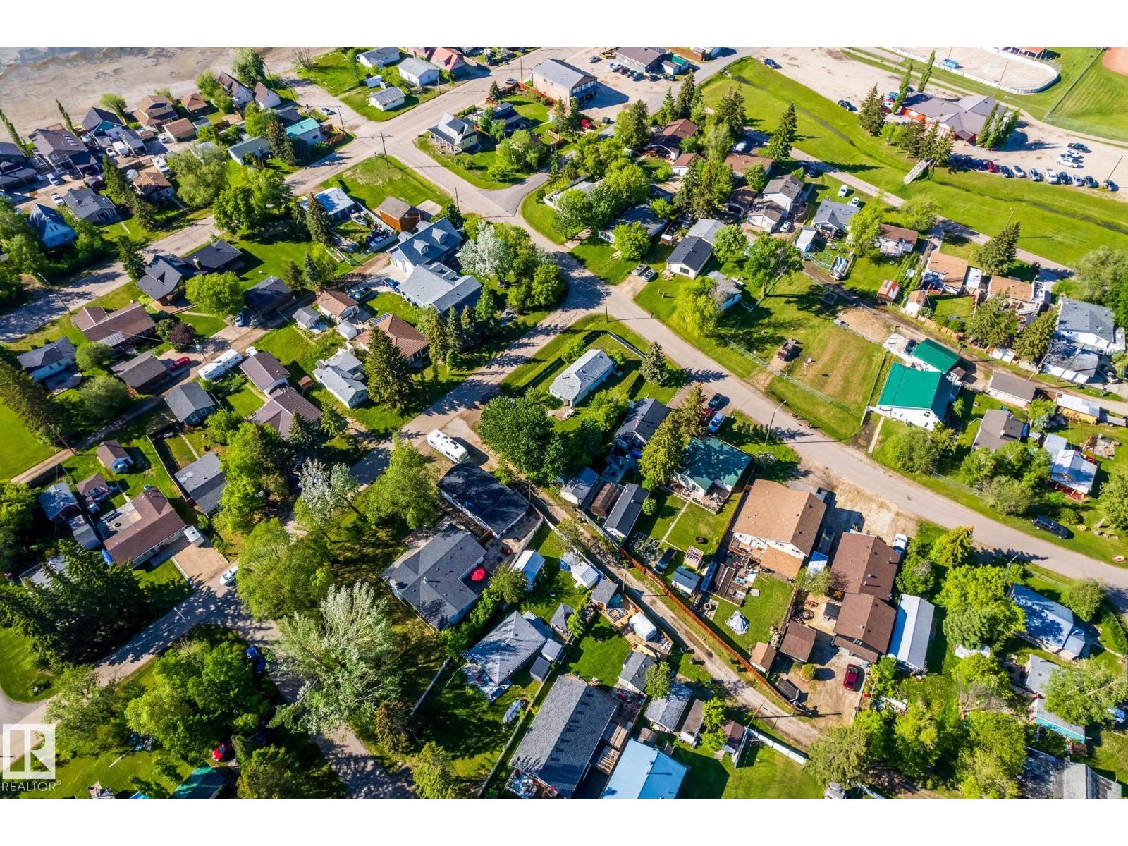 5115 49 Av Property Photo 61