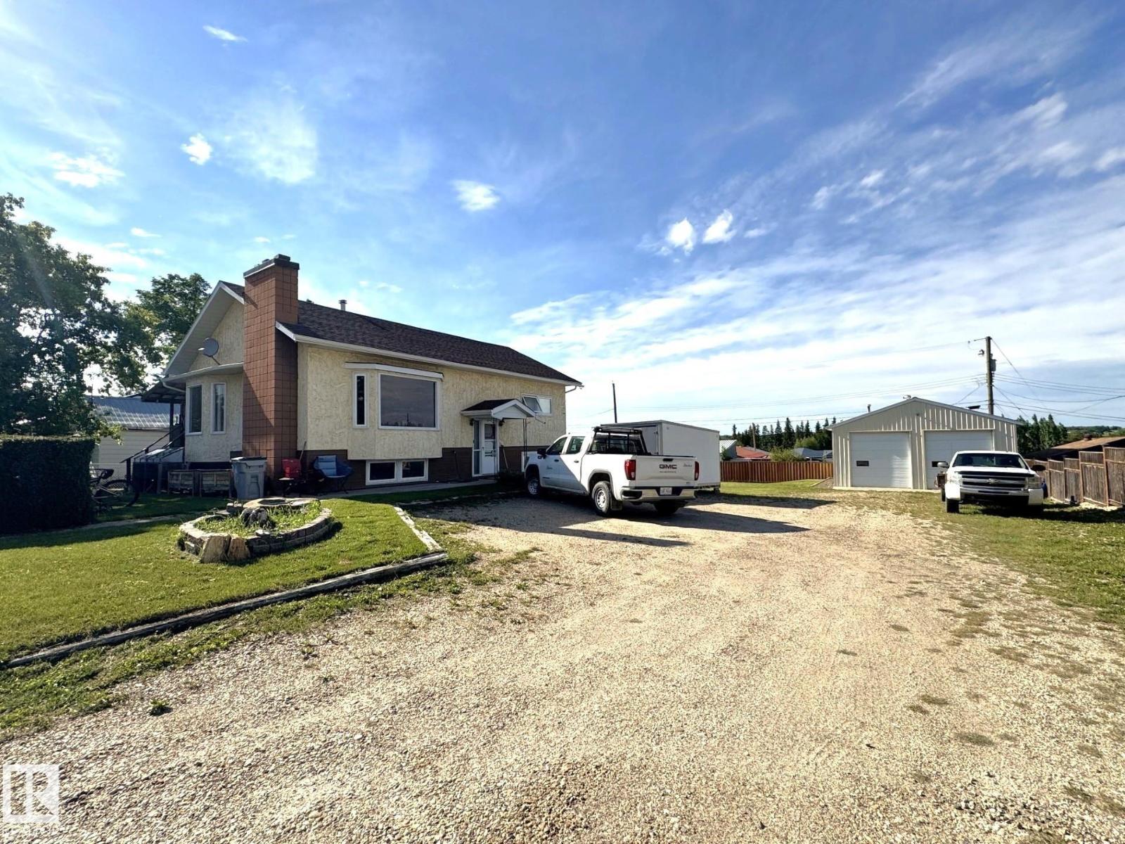 4722 48 AV Property Photo 1