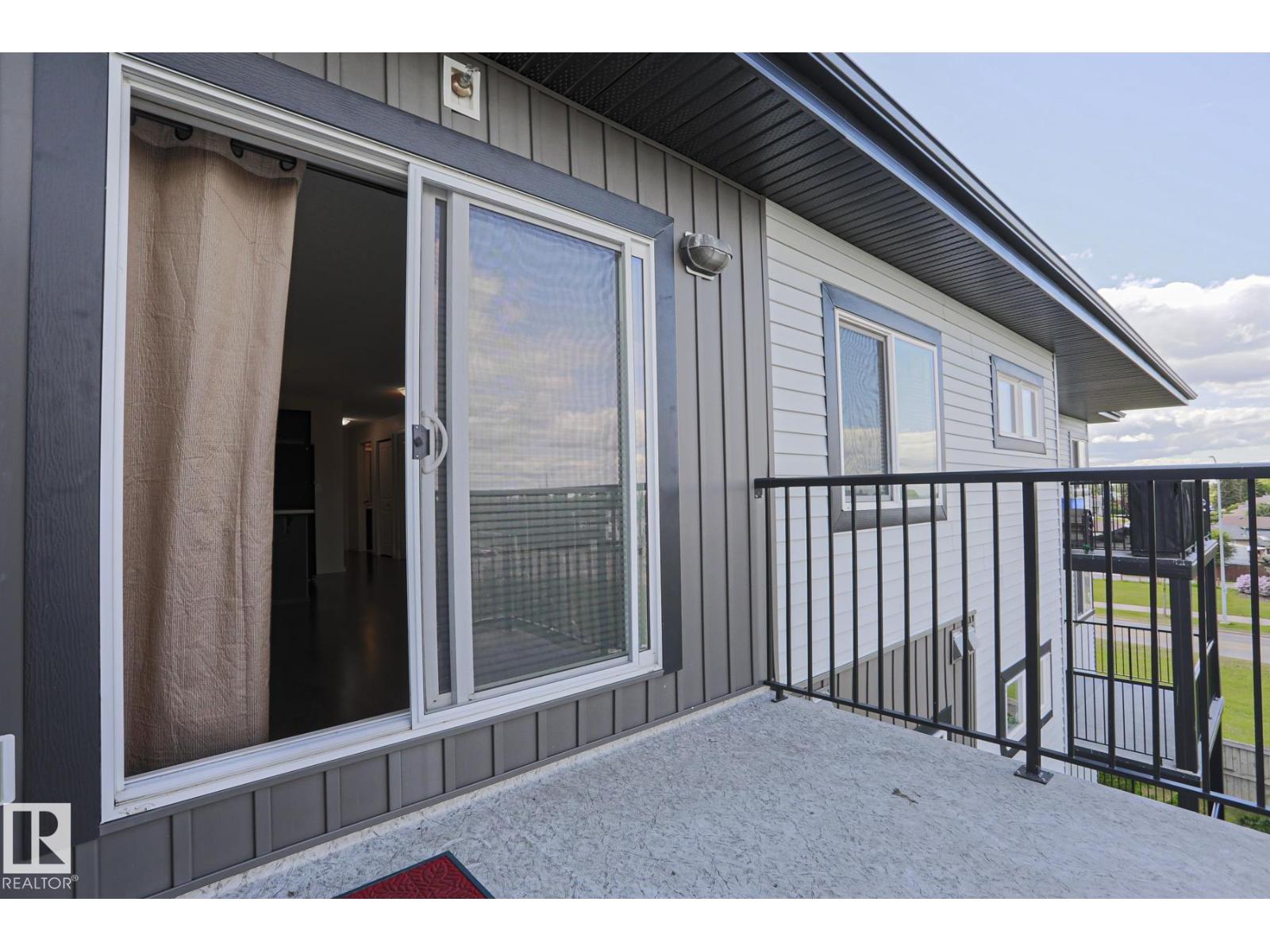 #411 3353 16a Av Nw Property Photo 6