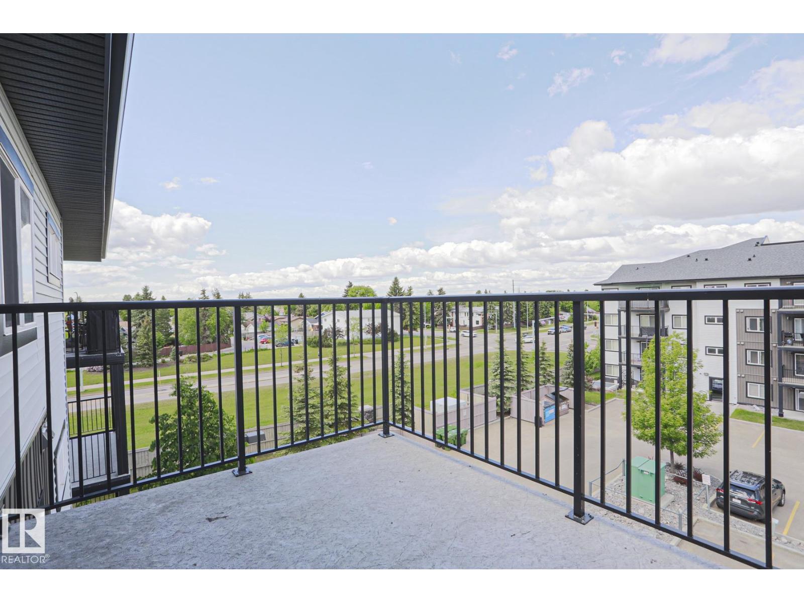 #411 3353 16a Av Nw Property Photo 7