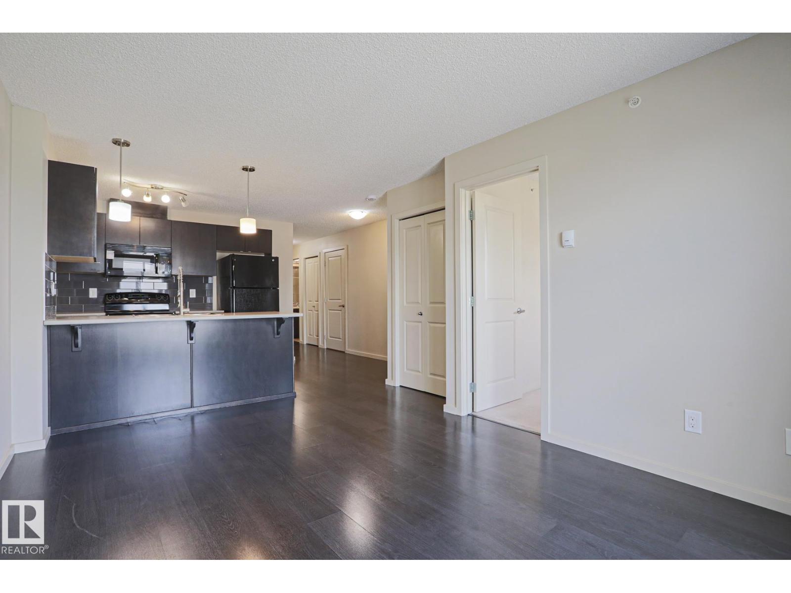 #411 3353 16a Av Nw Property Photo 16