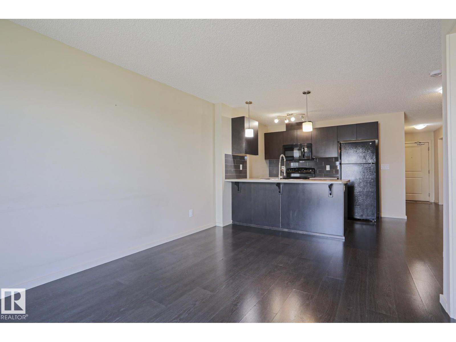 #411 3353 16a Av Nw Property Photo 17