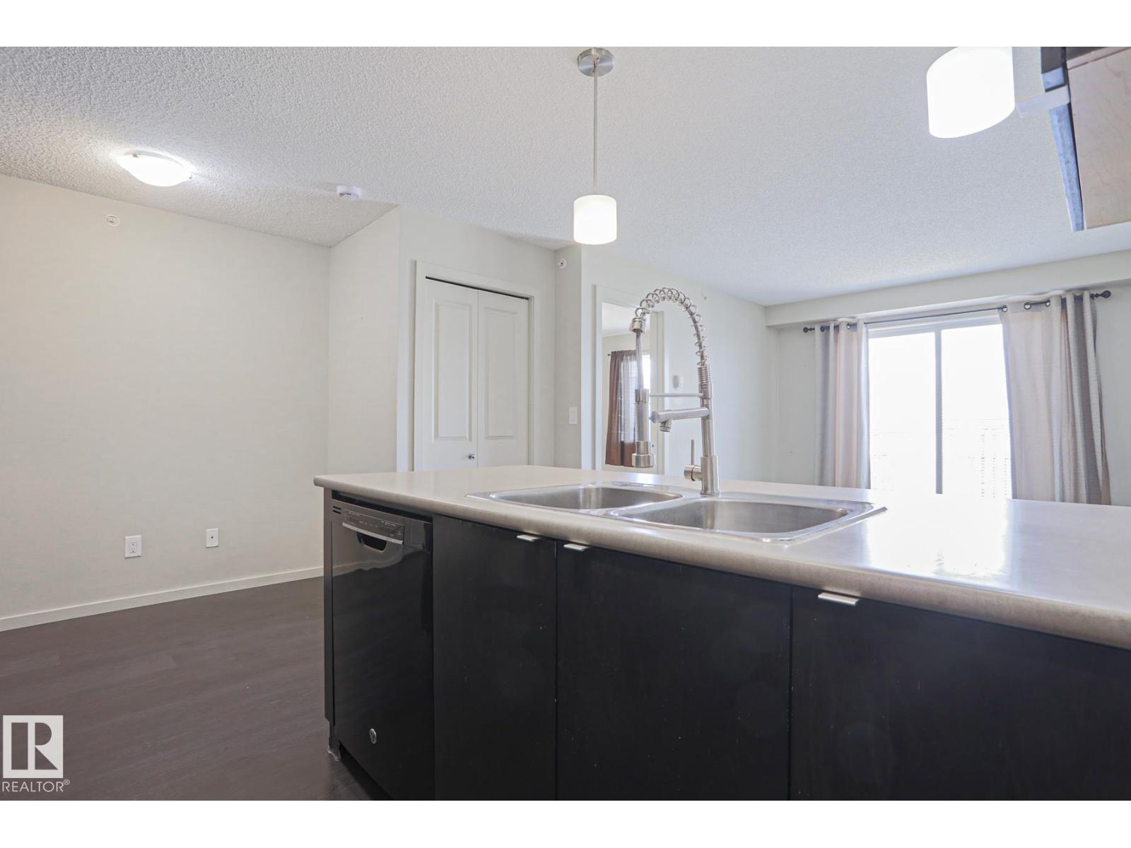 #411 3353 16a Av Nw Property Photo 18