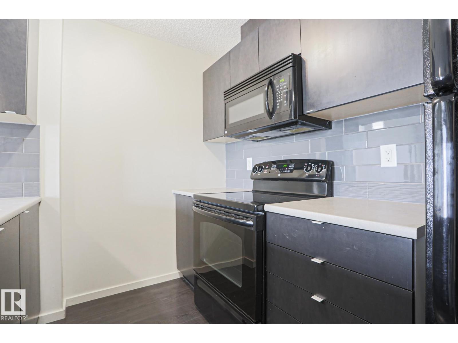 #411 3353 16a Av Nw Property Photo 21