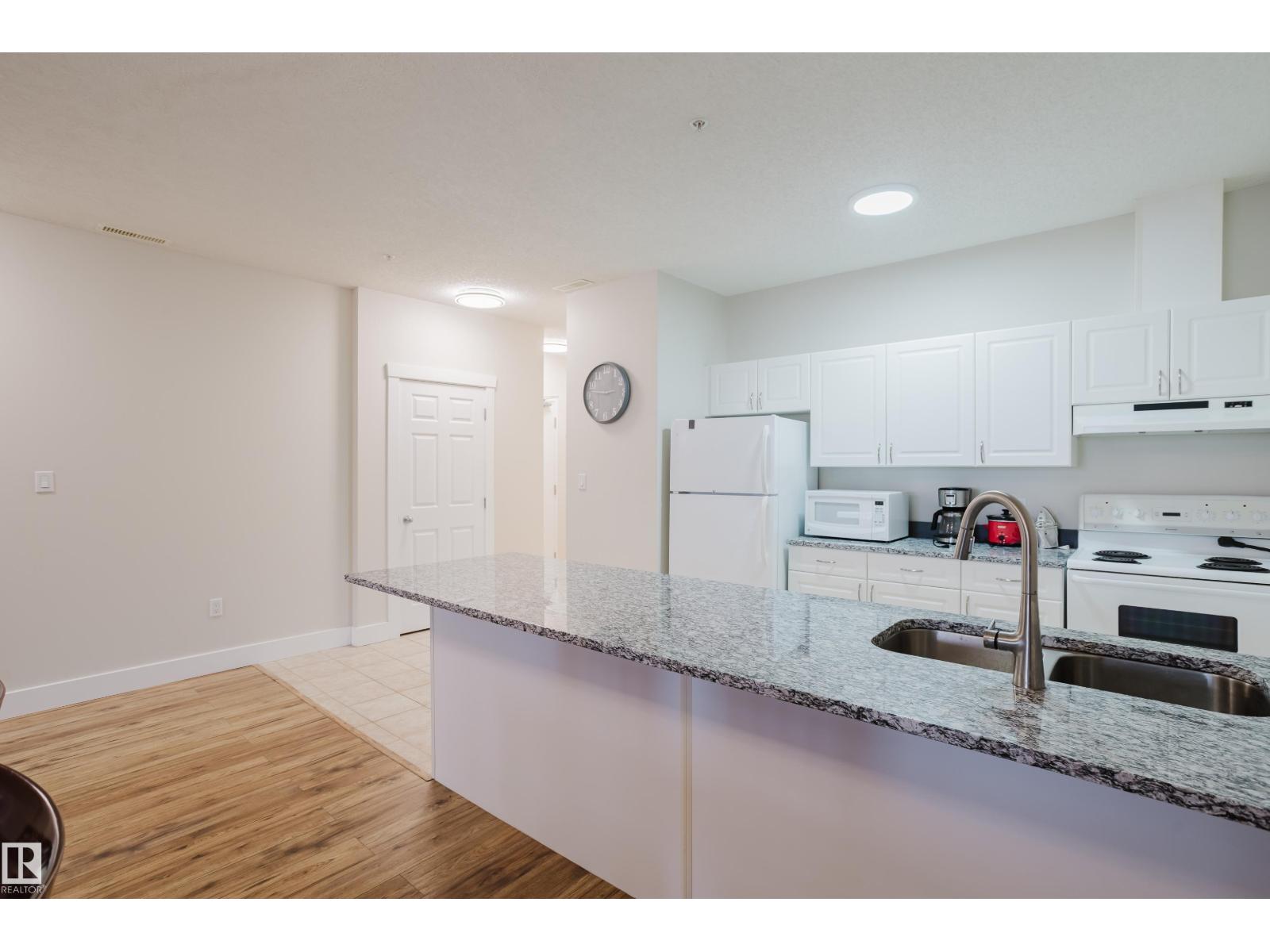 #407 9919 105 St Nw Property Photo 7
