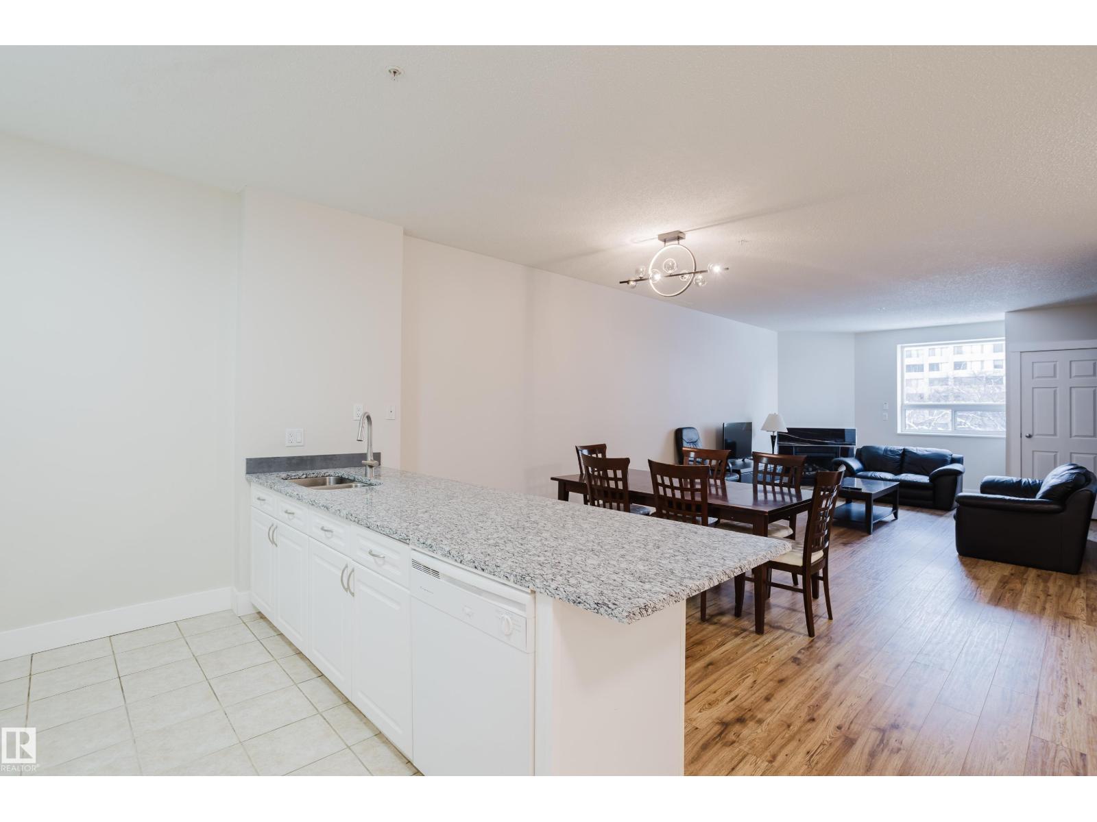 #407 9919 105 St Nw Property Photo 8