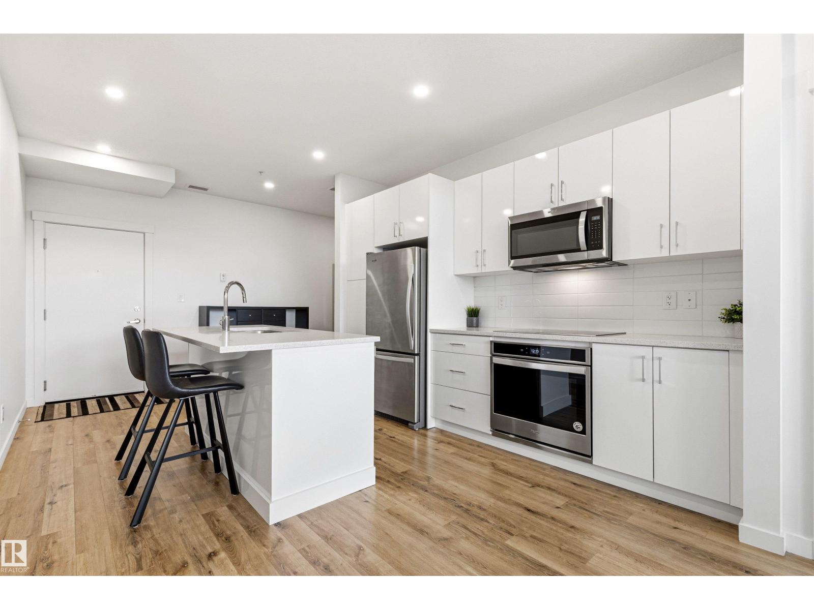 #413 11503 76 Av Nw Property Photo 5