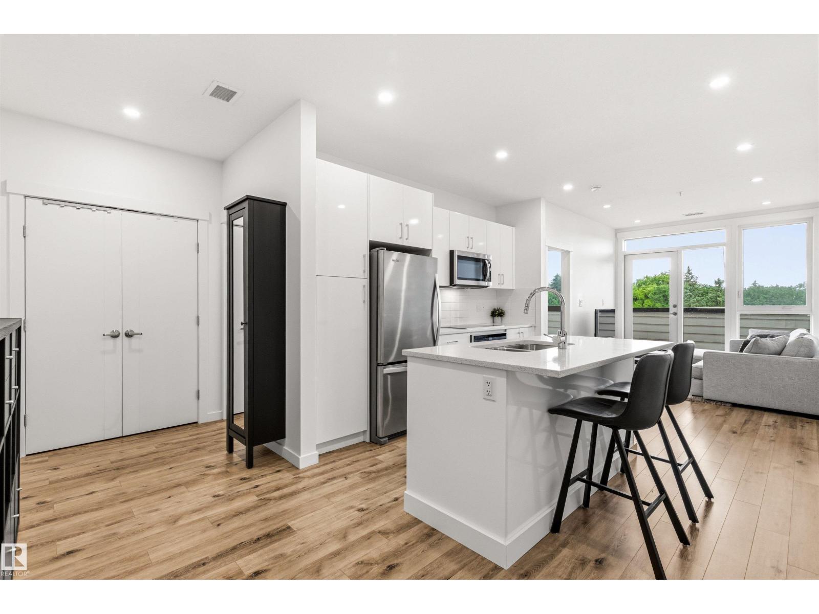 #413 11503 76 Av Nw Property Photo 6