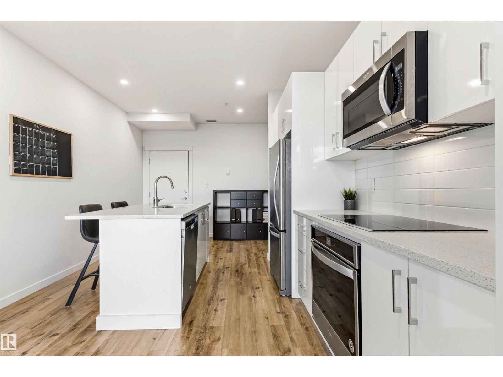 #413 11503 76 Av Nw Property Photo 9
