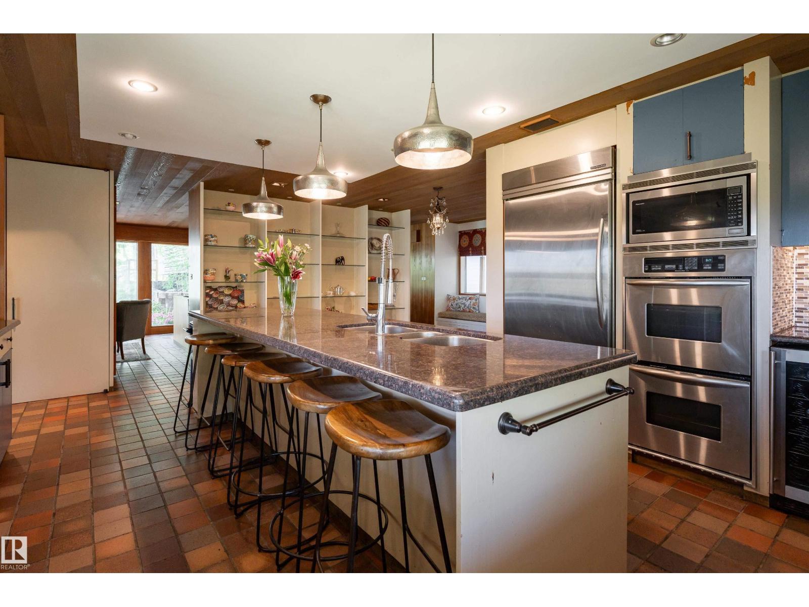 20211 9 Av Sw Property Photo 6