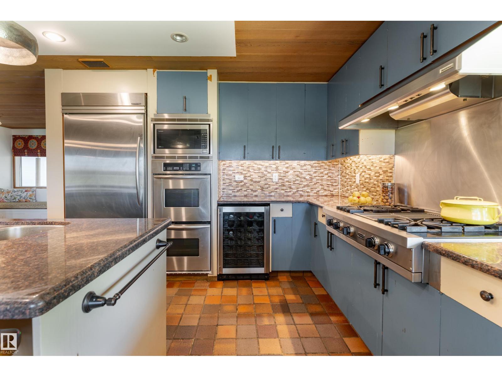 20211 9 Av Sw Property Photo 7