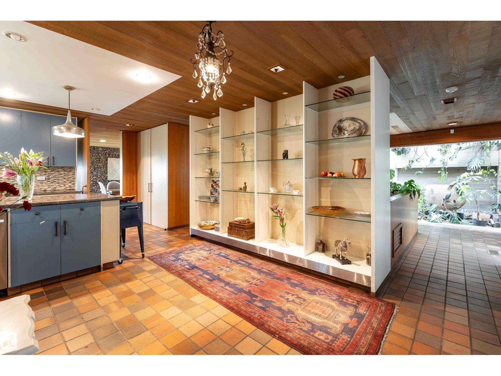 20211 9 Av Sw Property Photo 10