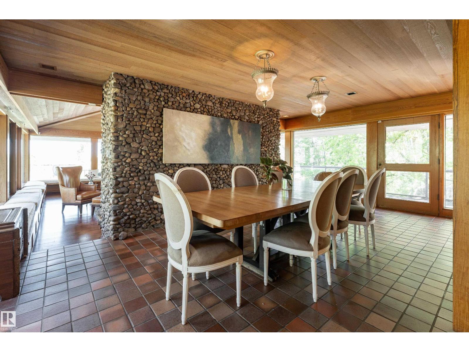 20211 9 Av Sw Property Photo 11