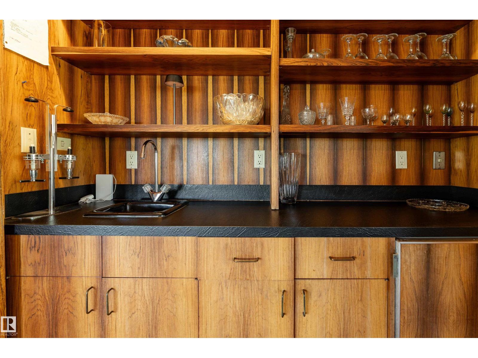 20211 9 Av Sw Property Photo 14