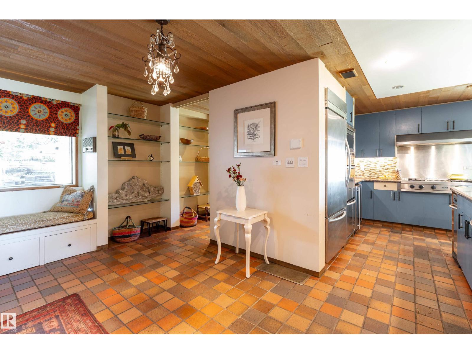 20211 9 Av Sw Property Photo 18