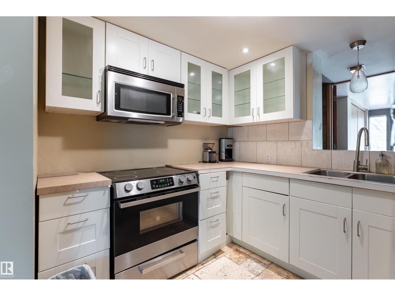 20211 9 Av Sw Property Photo 43