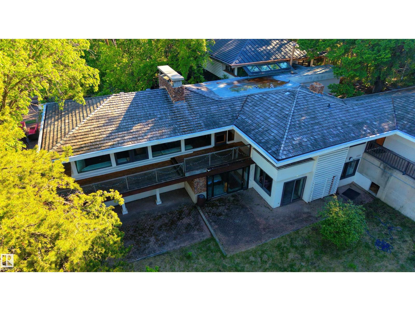 20211 9 Av Sw Property Photo 64