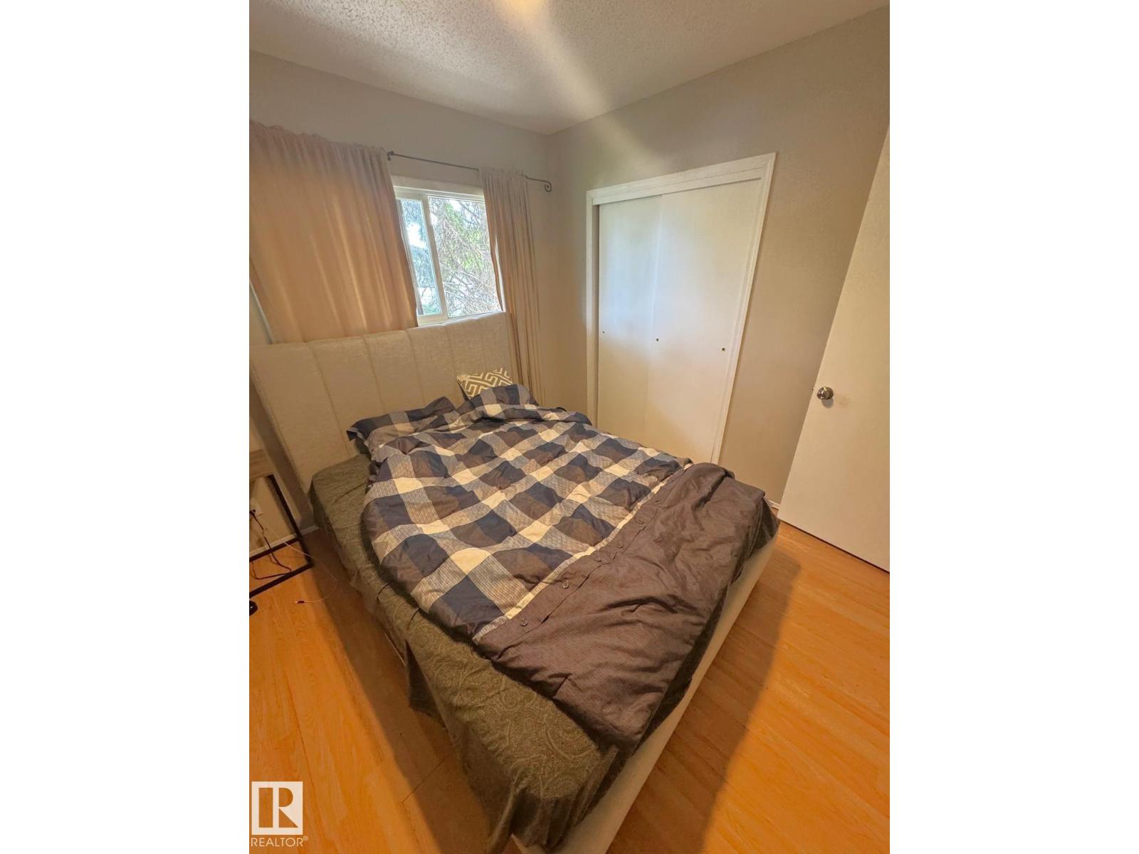 5093 45 St Property Photo 9