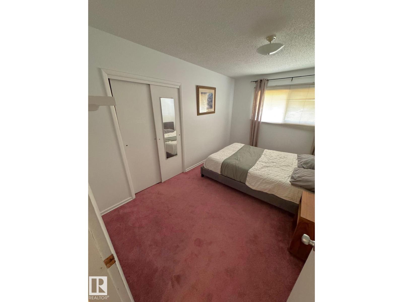 5093 45 St Property Photo 13