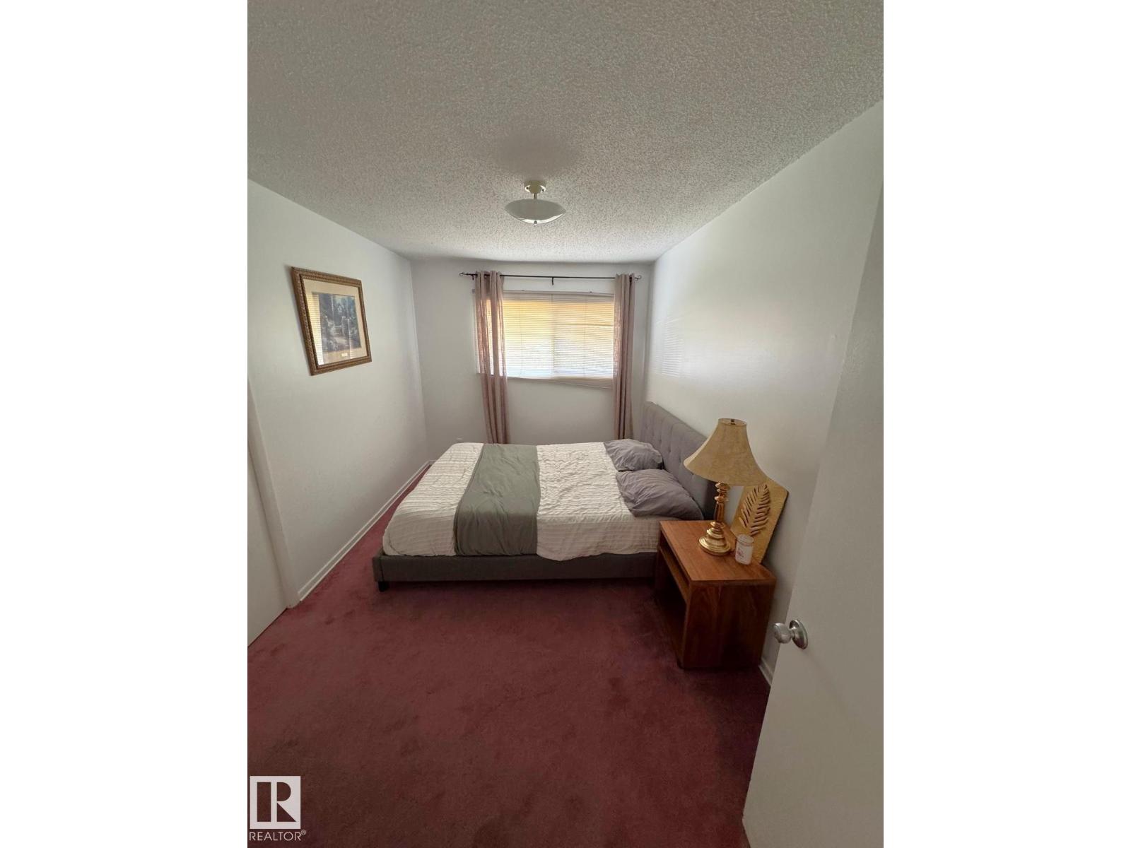 5093 45 St Property Photo 14
