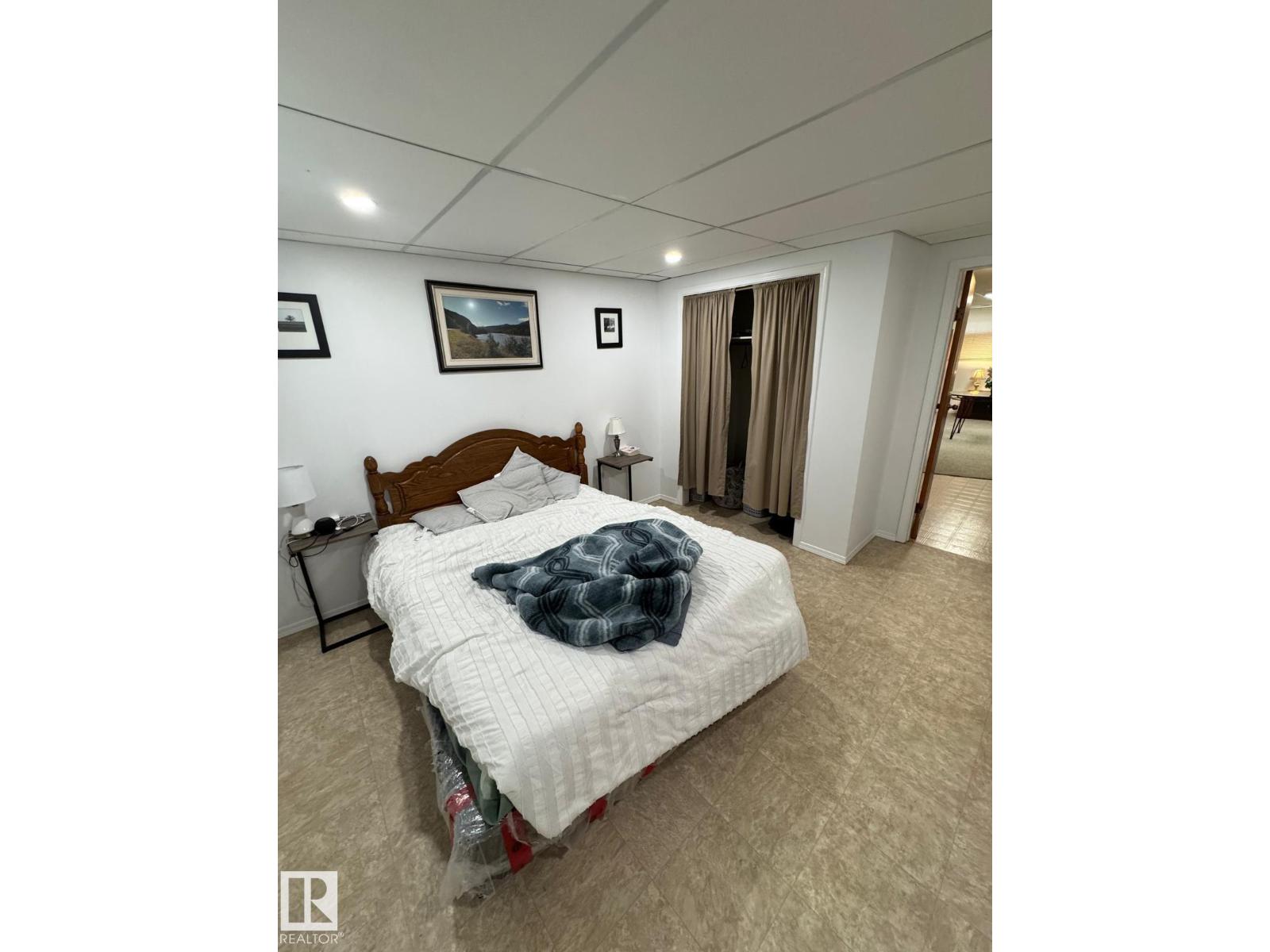 5093 45 St Property Photo 18