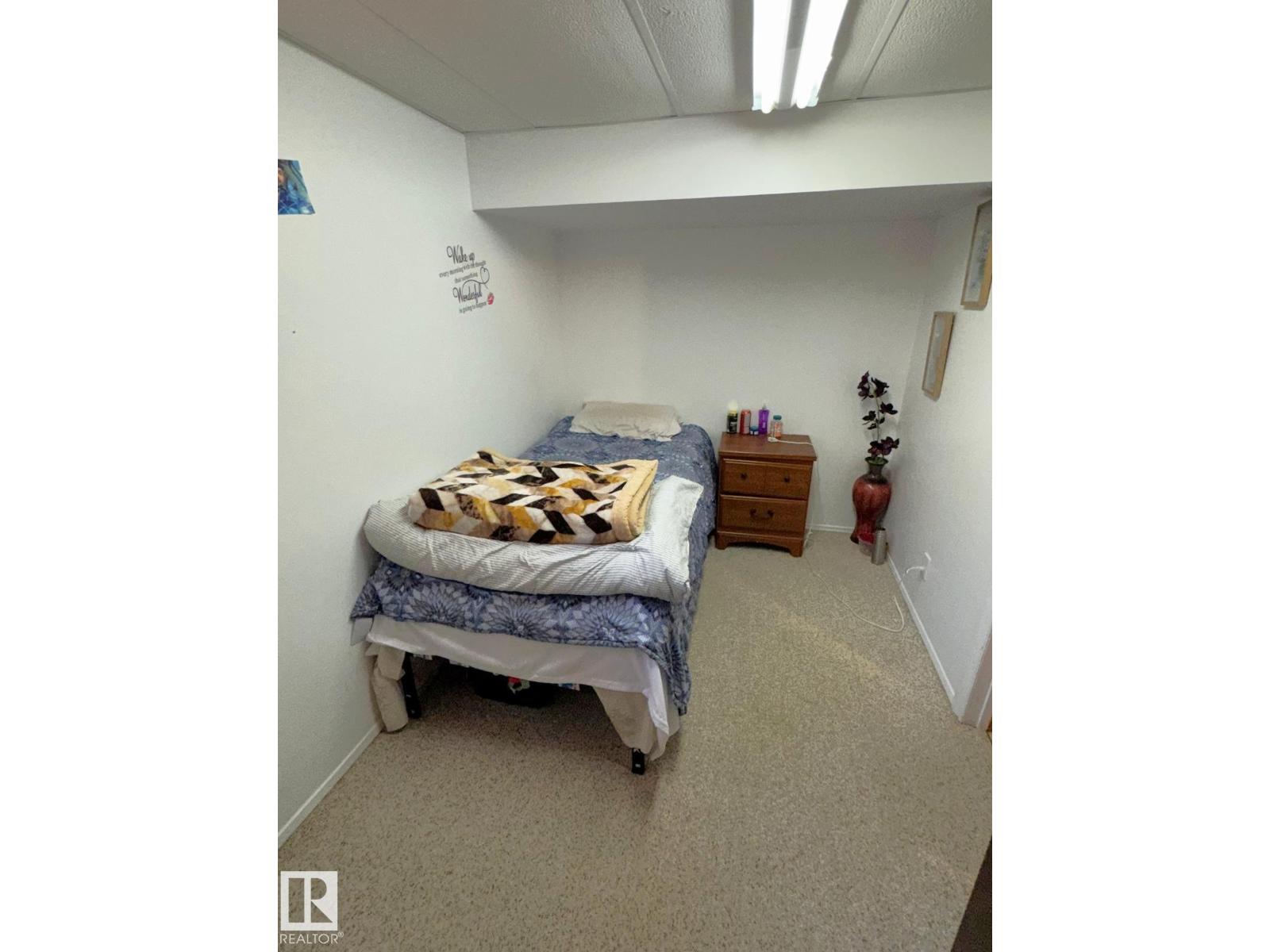 5093 45 St Property Photo 20