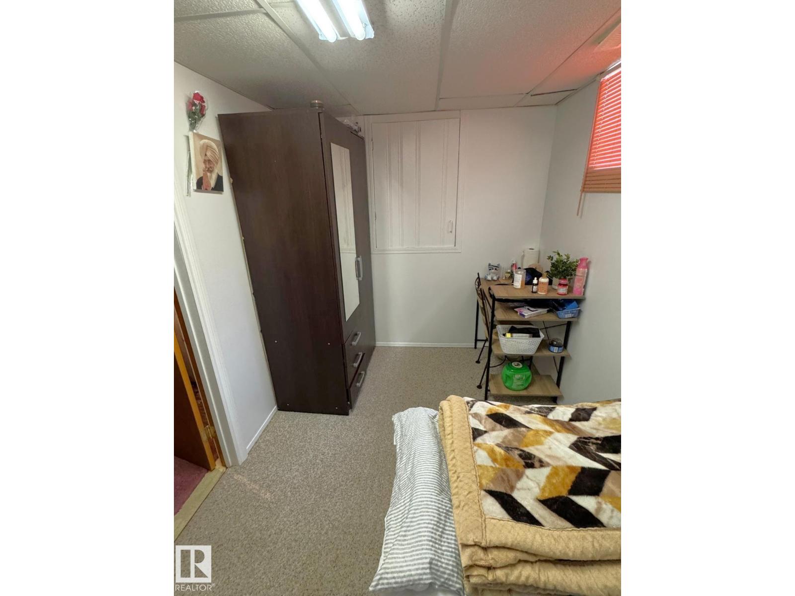 5093 45 St Property Photo 21