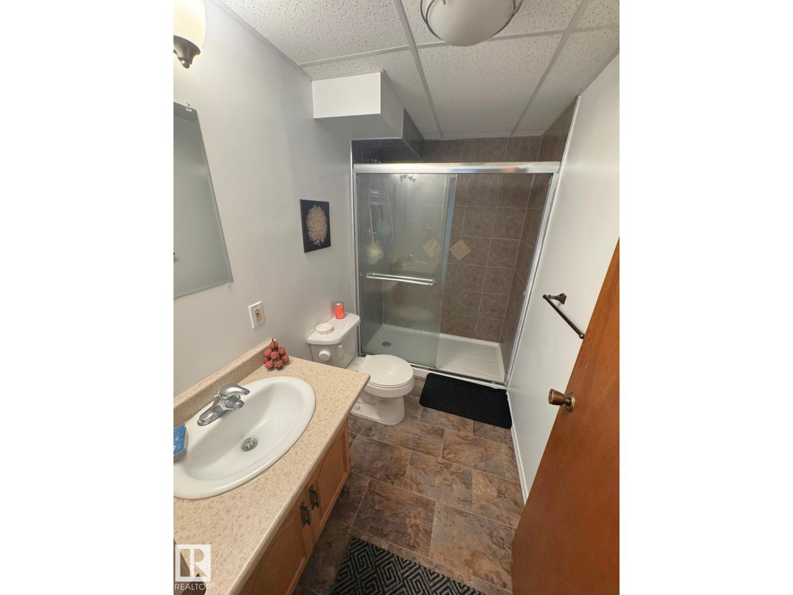 5093 45 St Property Photo 22