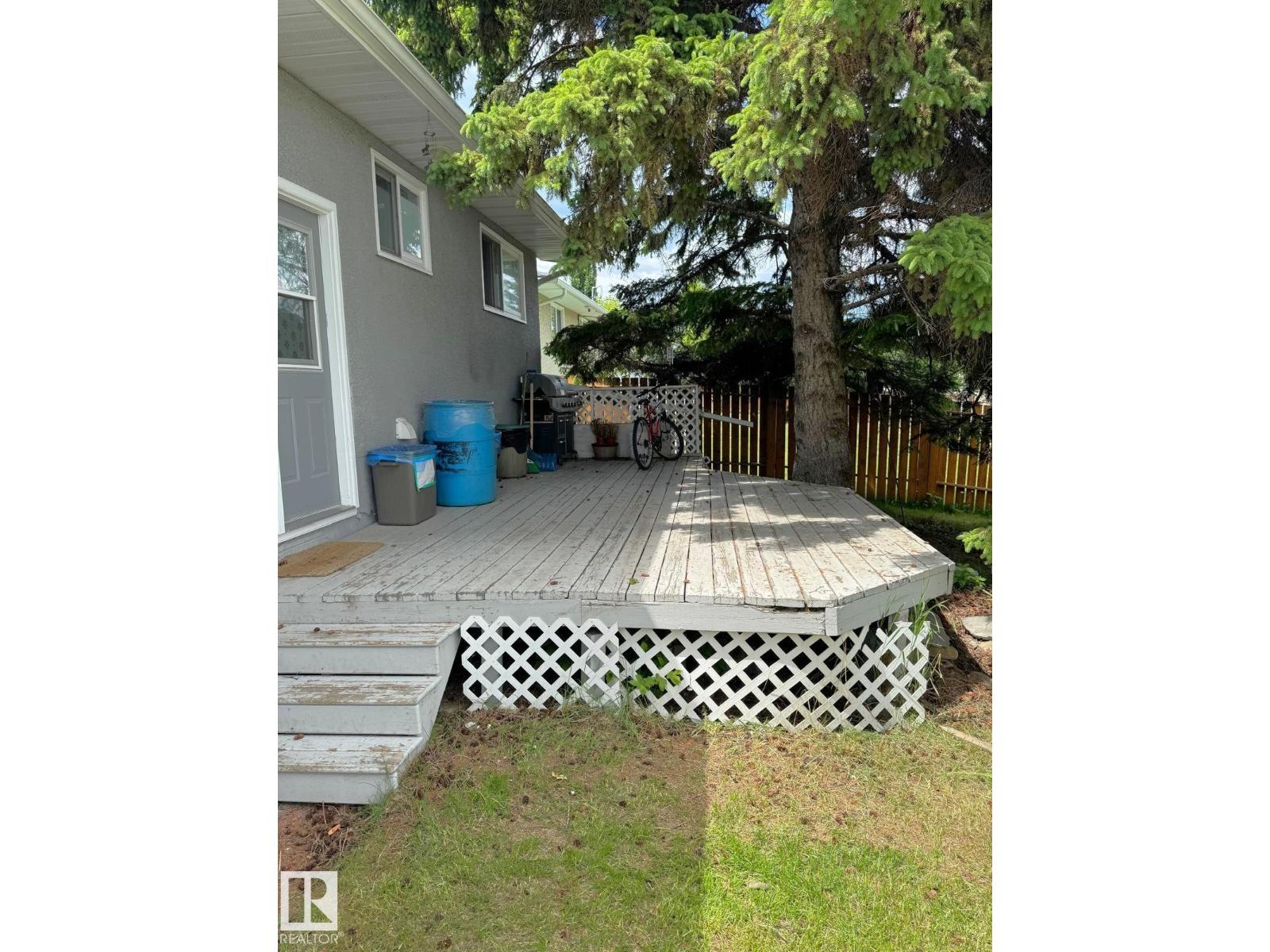 5093 45 St Property Photo 29