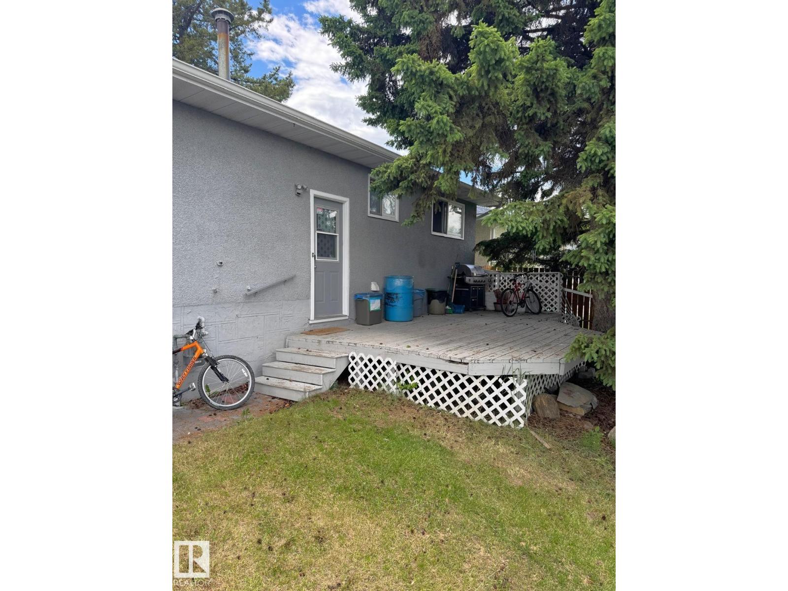 5093 45 St Property Photo 31