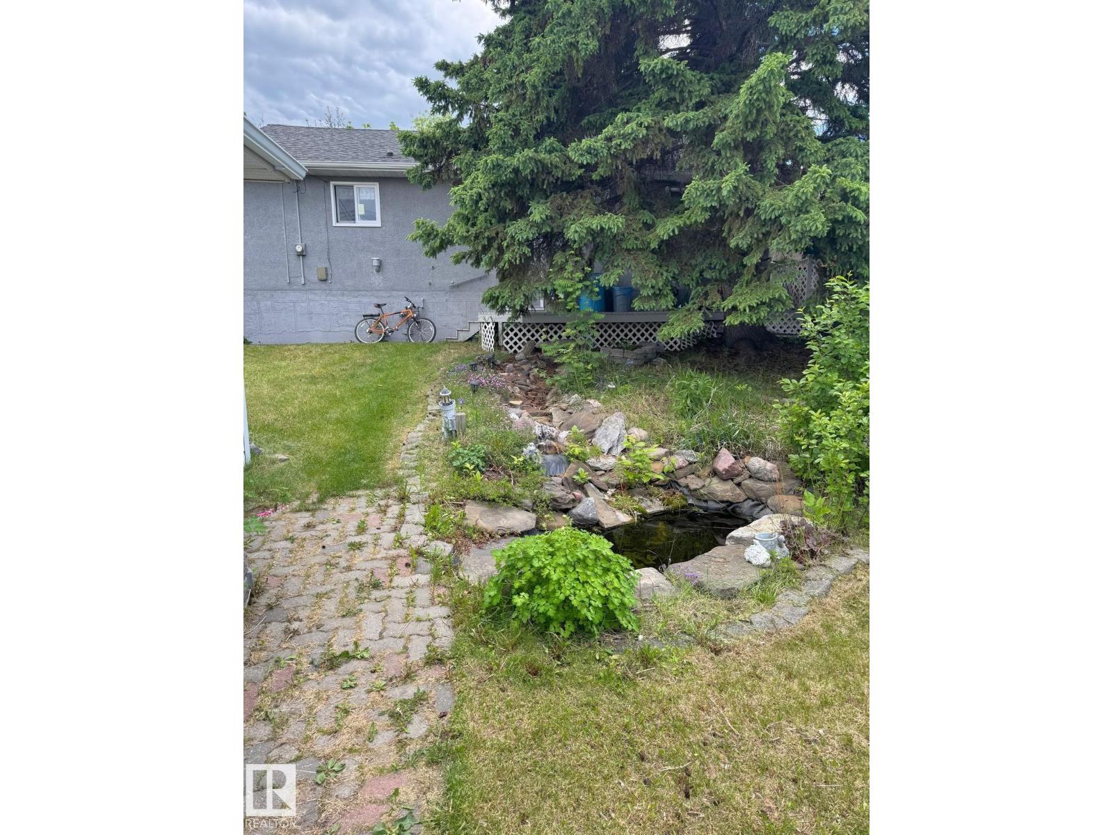 5093 45 St Property Photo 33