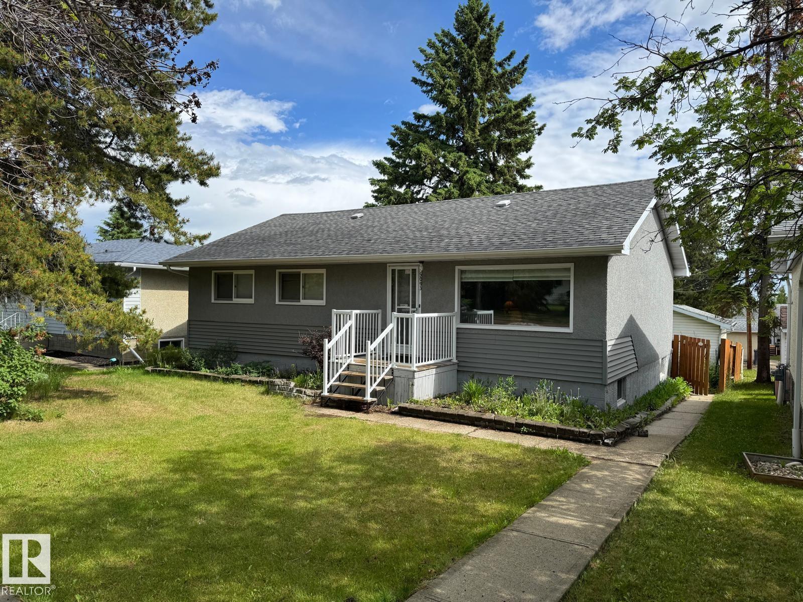 5093 45 St Property Photo 41