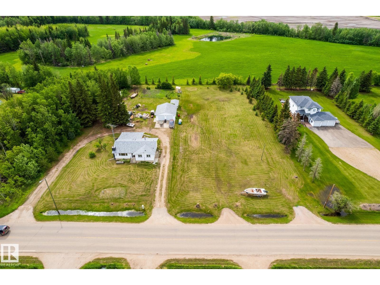 3706 50 St Property Photo 1