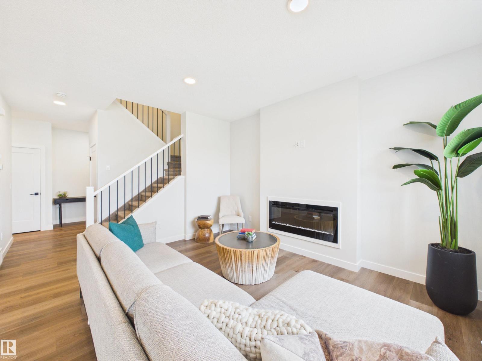 159 Caledon Cr Property Photo 1