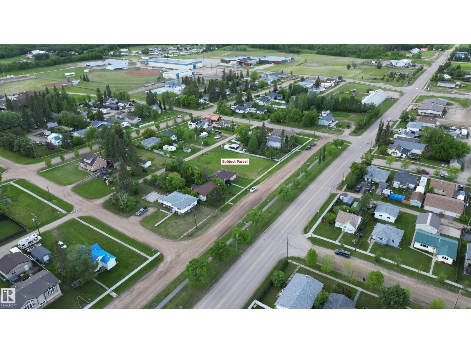4718 52 St Property Photo 3