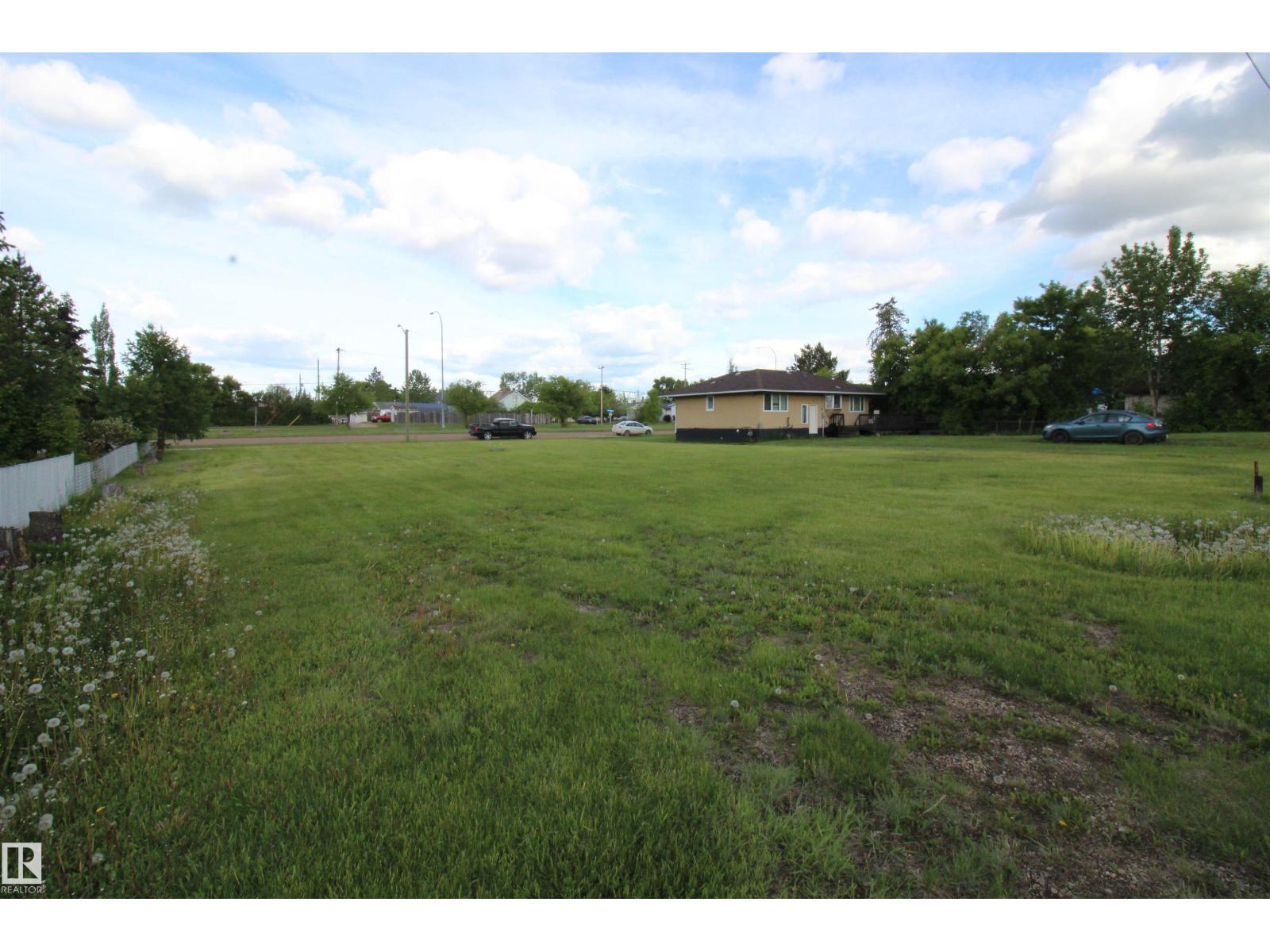 4718 52 St Property Photo 10