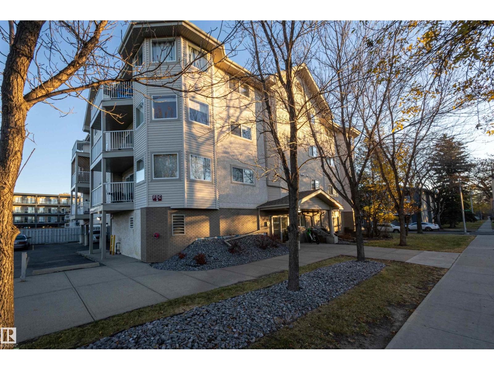 #201 11408 108 Av Nw Property Photo 1