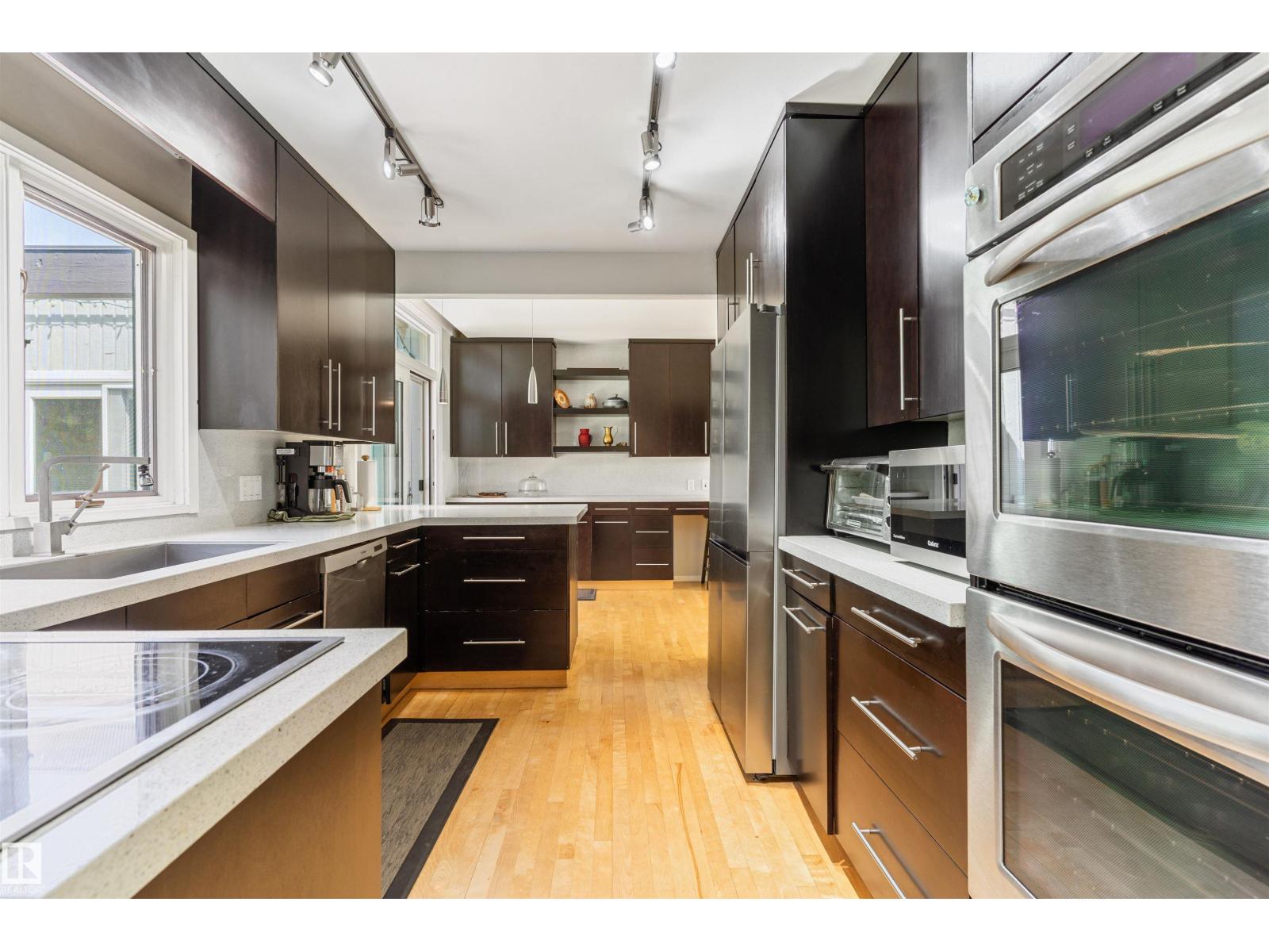 8 Laurier Pl Nw Property Photo 18