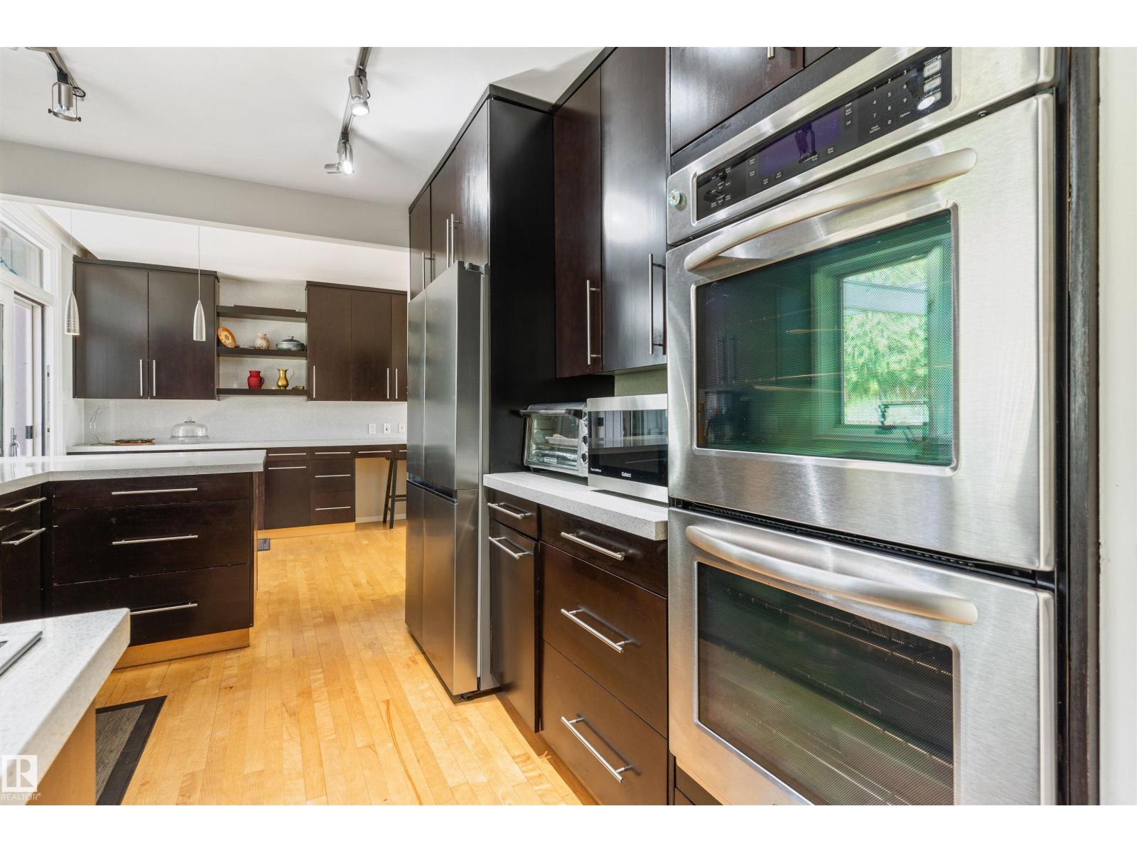 8 Laurier Pl Nw Property Photo 19