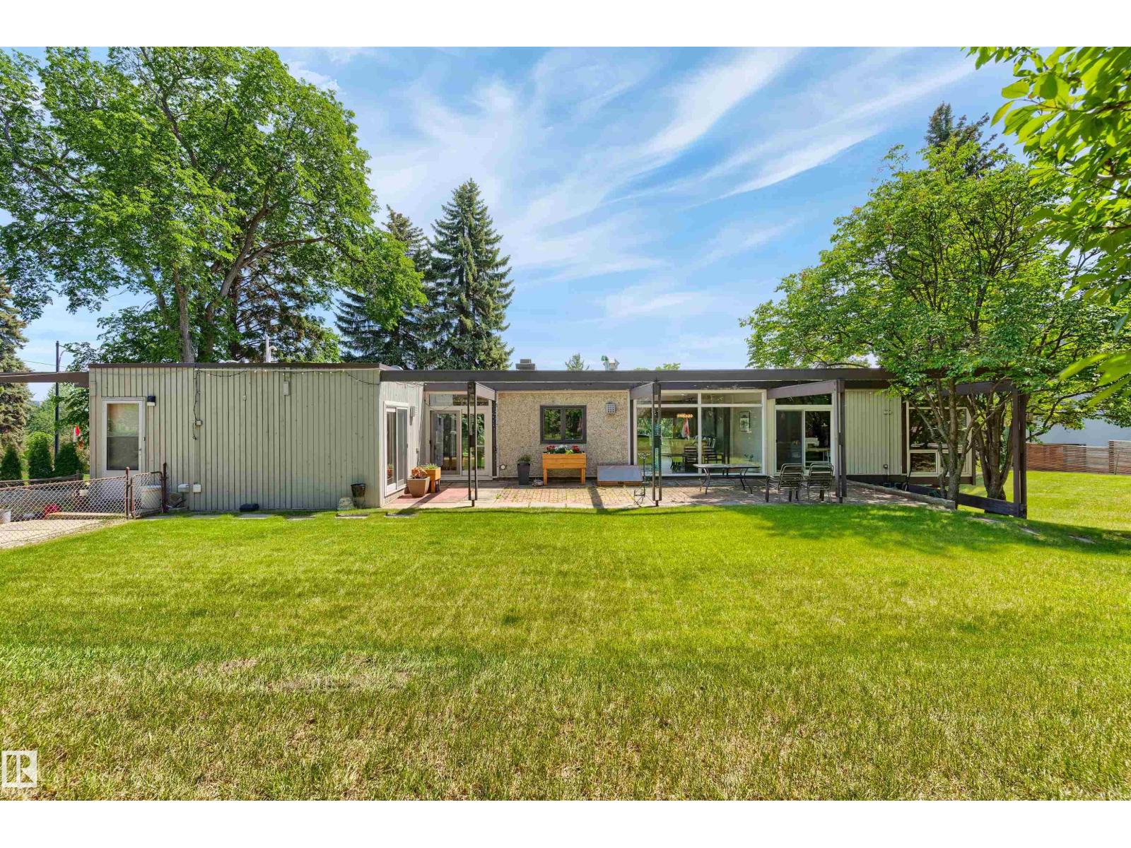 8 Laurier Pl Nw Property Photo 50