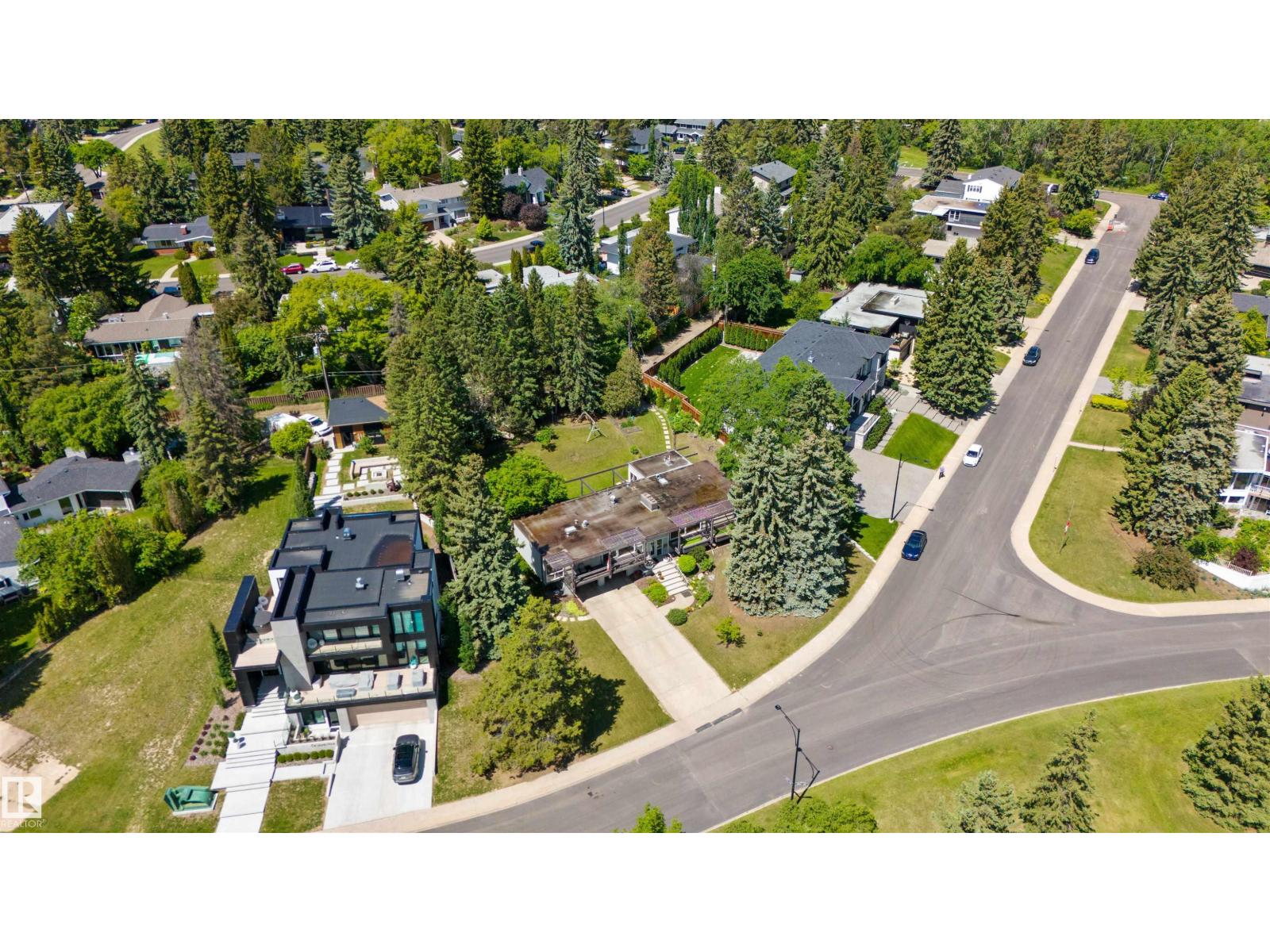 8 Laurier Pl Nw Property Photo 54