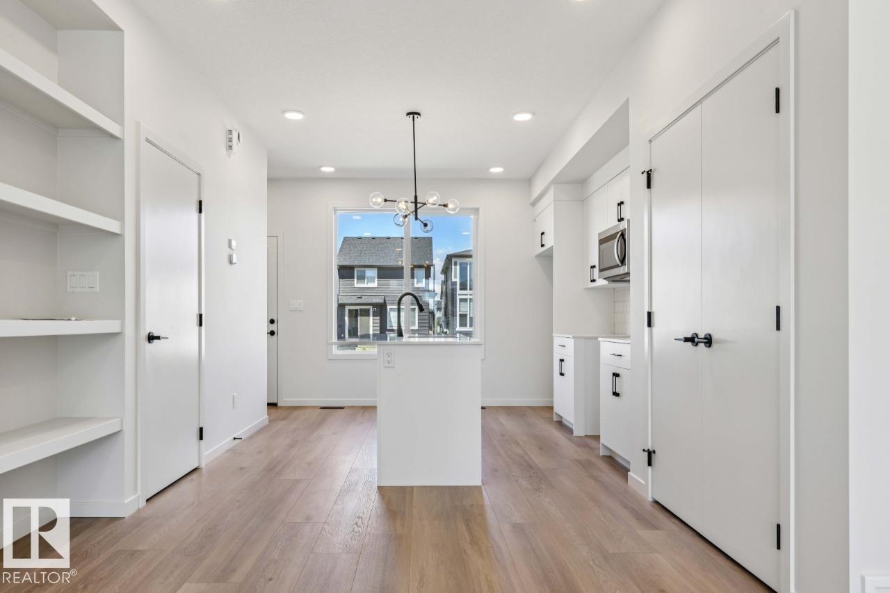 7118 50a Av Property Photo 9