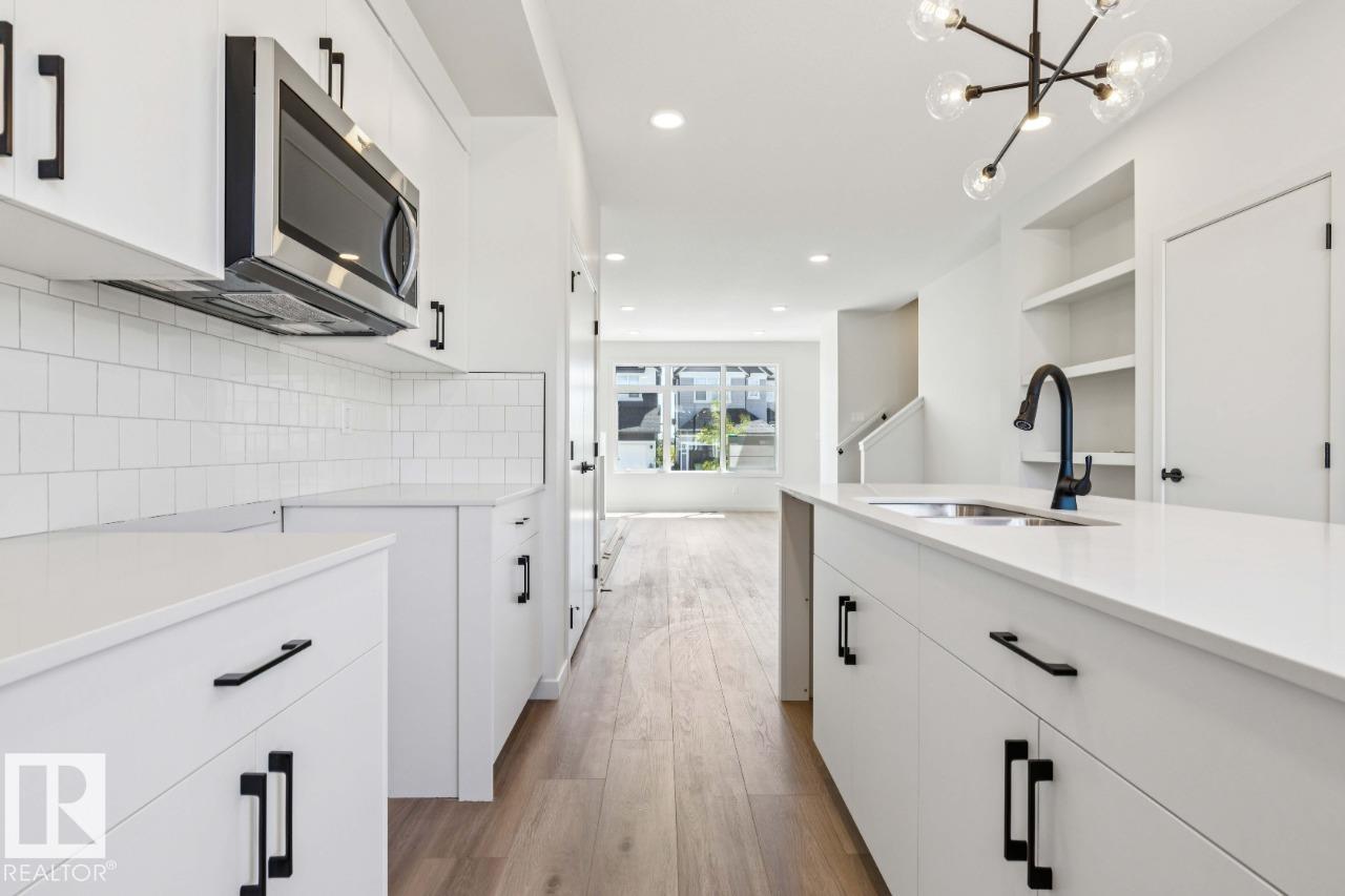 7118 50a Av Property Photo 12
