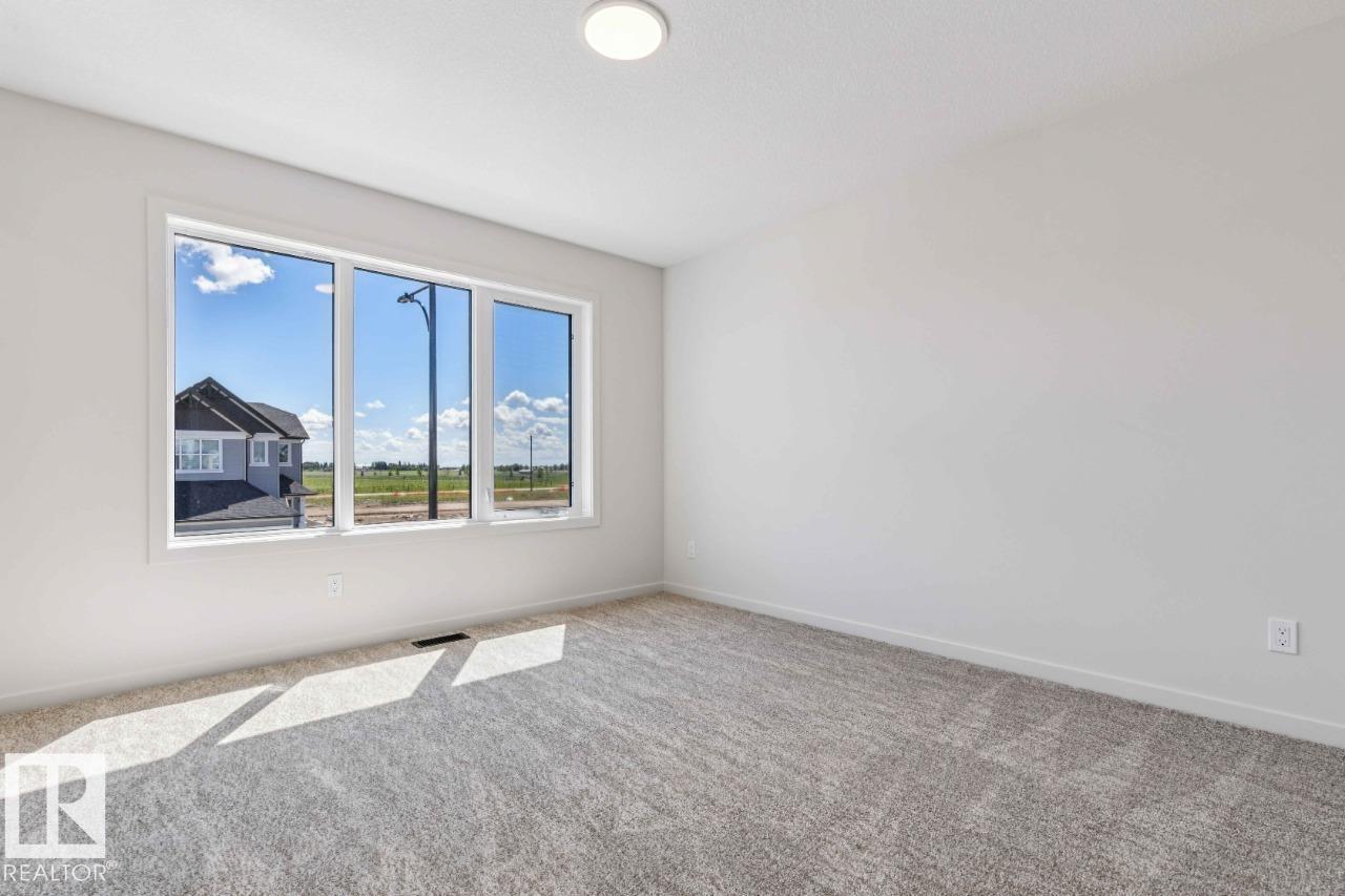 7118 50a Av Property Photo 19